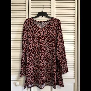 Women’s LulaRoe top